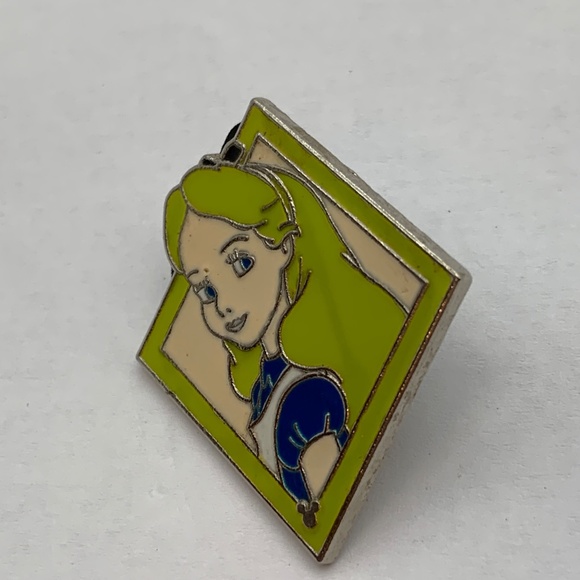 Disney Parks Pin Trading Alice in Wonderland Cast Lanyard Collection 2006 Pin - Picture 2 of 6